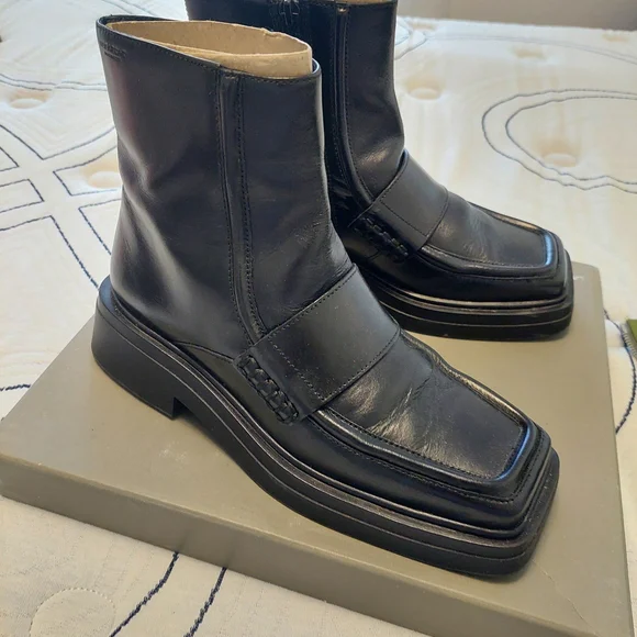 Vagabond Black Loafer Boots for Women - Picture 7 of 7